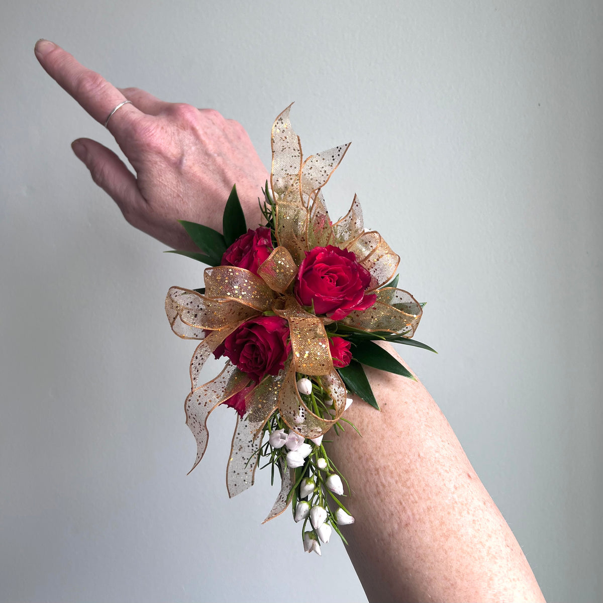 Wrist Corsage – JEWELWEED Flower & Plant Shop